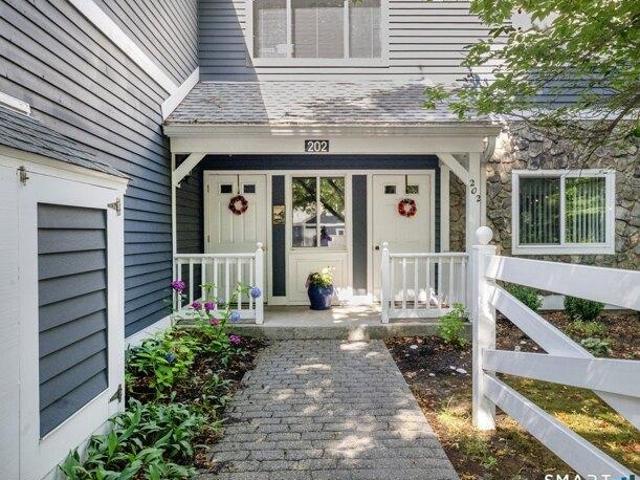 Condo for sale in Monroe, Connecticut