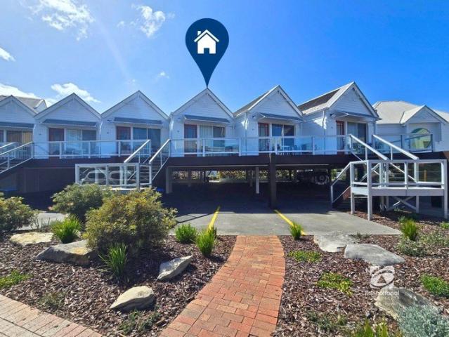 Apartment for sale in Metung, Victoria