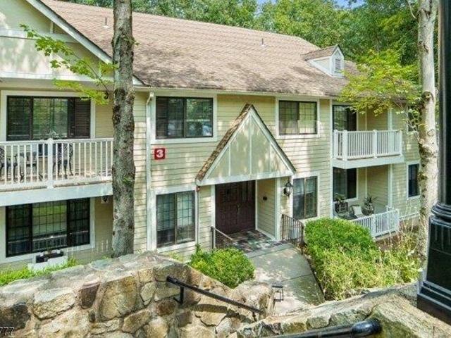 Condo for sale in Foxwood Condominium, Morris Plains
