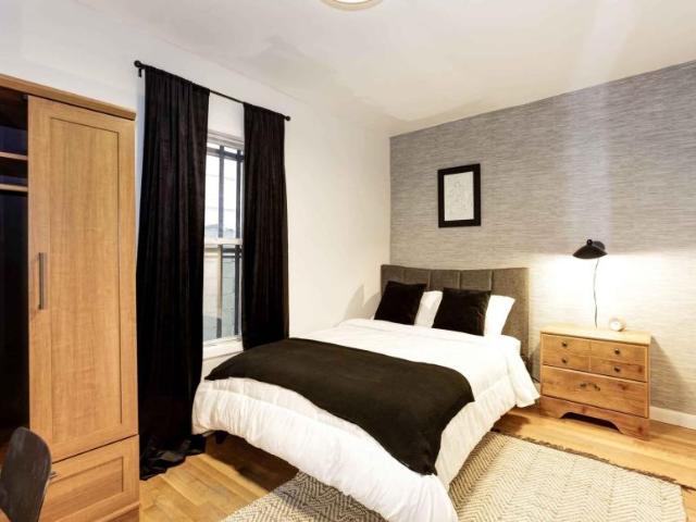 Room for rent in Arverne, New York