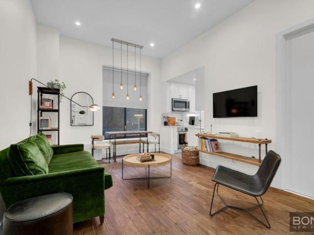 Apartment for sale in Arverne, New York