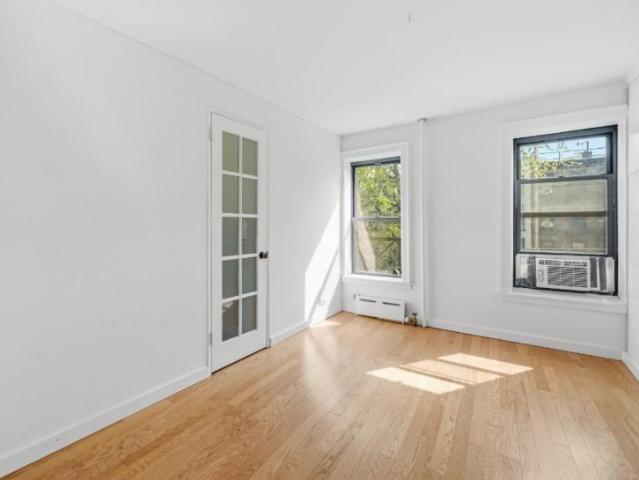 Apartment for sale in Arverne, New York