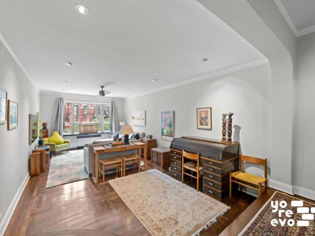 Apartment for sale in Arverne, New York