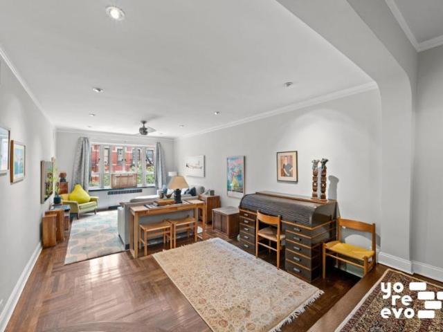 Apartment for sale in Manhattan Community Board 5, New York
