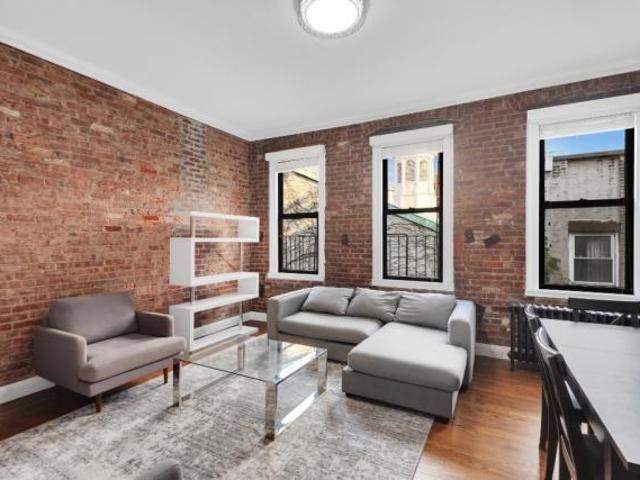 Townhouse for rent in New York