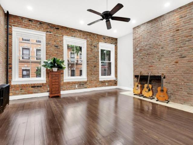 Townhouse for rent in New York