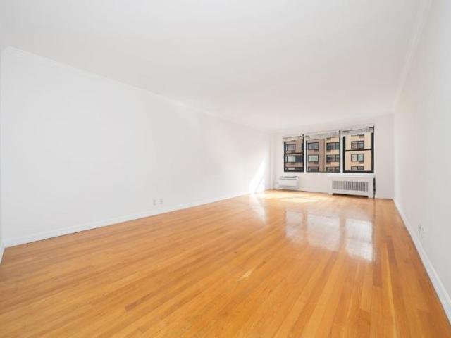 Condo for sale in Arverne, New York