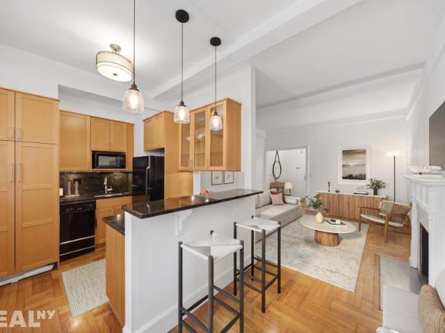 Apartment for sale in Arverne, New York