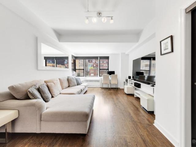 Condo for sale in Arverne, New York