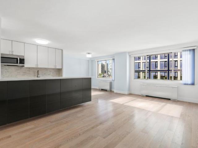 Apartment for sale in Arverne, New York