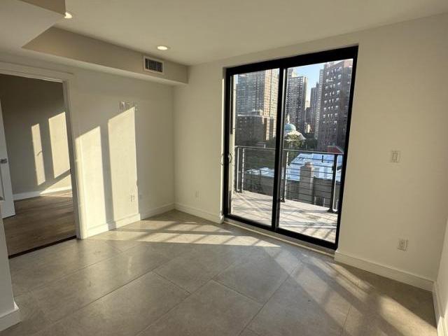 Apartment for rent in Arverne, New York