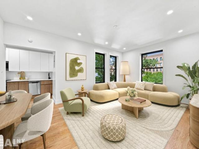 Condo for sale in Manhattan Community Board 12, New York