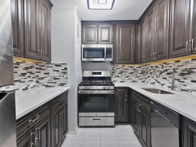 Apartment for sale in Arverne, New York