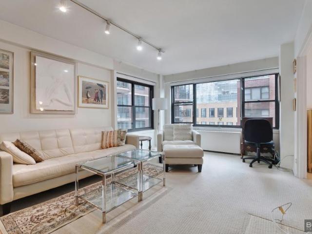 Apartment for sale in Arverne, New York