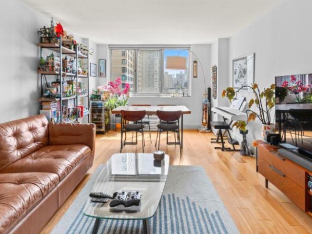 Apartment for sale in Manhattan Community Board 8, New York
