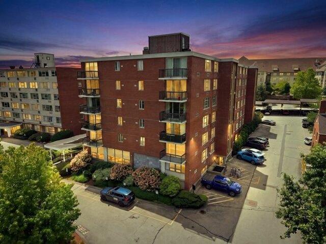 Condo for sale in Newton, Middlesex County