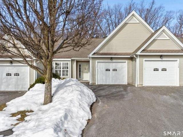 Condo for sale in Newtown, Connecticut