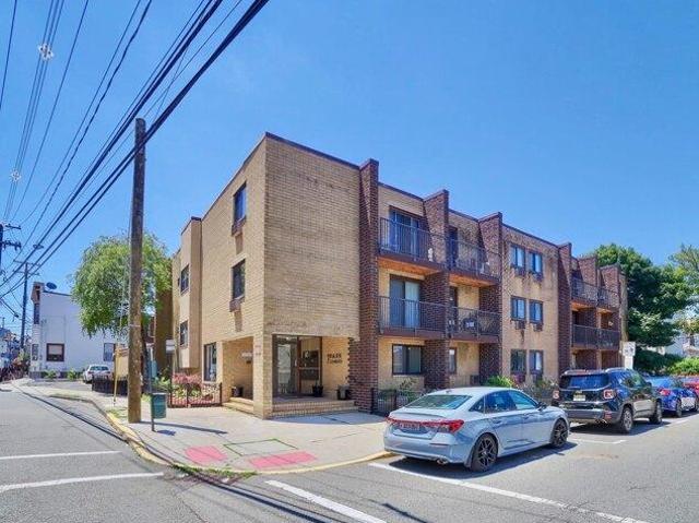 Condo for sale in Hudson, New Jersey