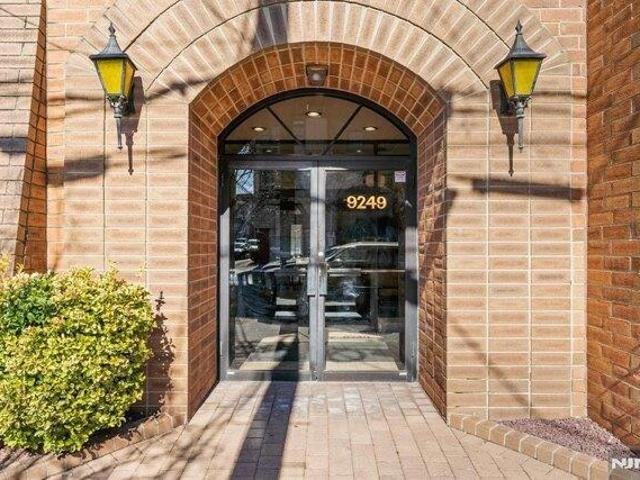 Condo for sale in Hudson, New Jersey