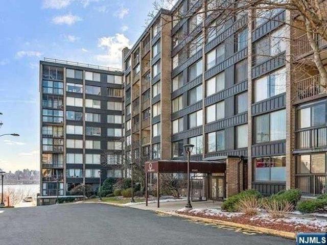 Condo for sale in Cliffside Park, New Jersey