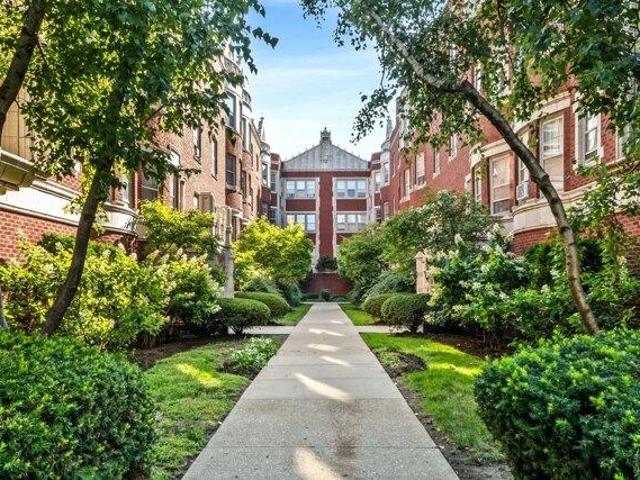 Condo for sale in Oak Park, Illinois