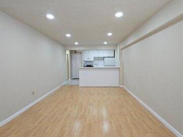 Condo for sale in Palisades Park, New Jersey