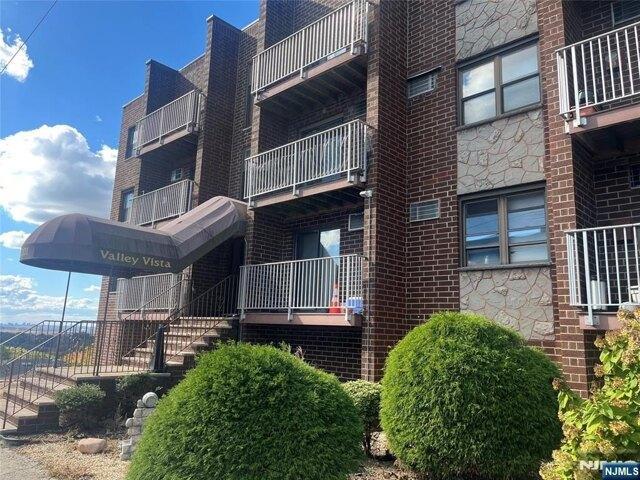 Condo for sale in Palisades Park, New Jersey