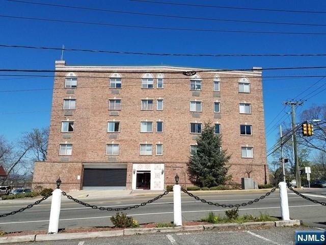 Condo for sale in Palisades Park, New Jersey