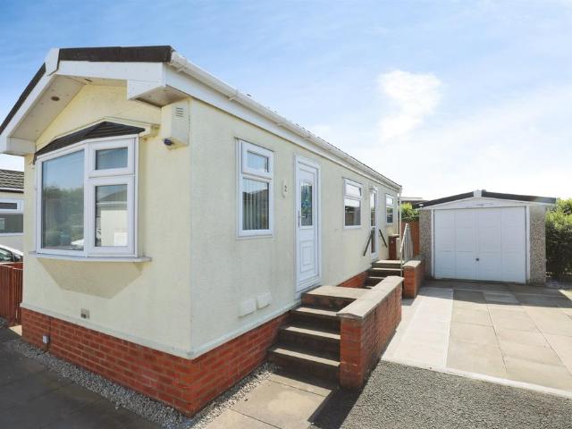 Park Home for sale in Wincham, Cheshire