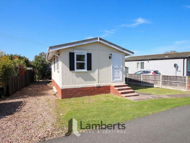 Park Home for sale in Alderminster, Warwickshire