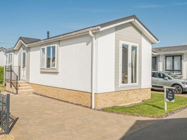 Park Home for sale in Garston Park, West Berkshire