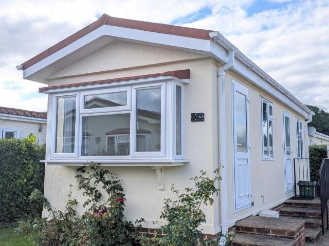 Park Home for sale in Pachesham Park, Surrey