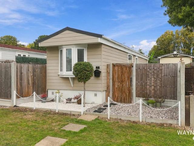 Park Home for sale in Hadleigh, Castle Point