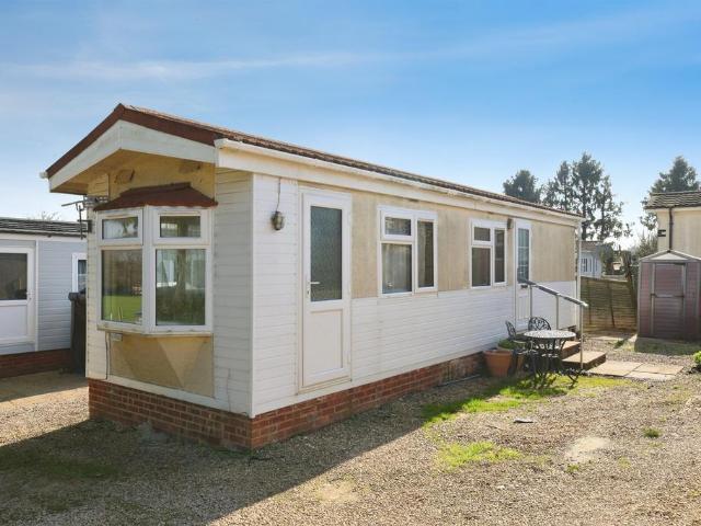 Park Home for sale in Barton Stacey, Hampshire