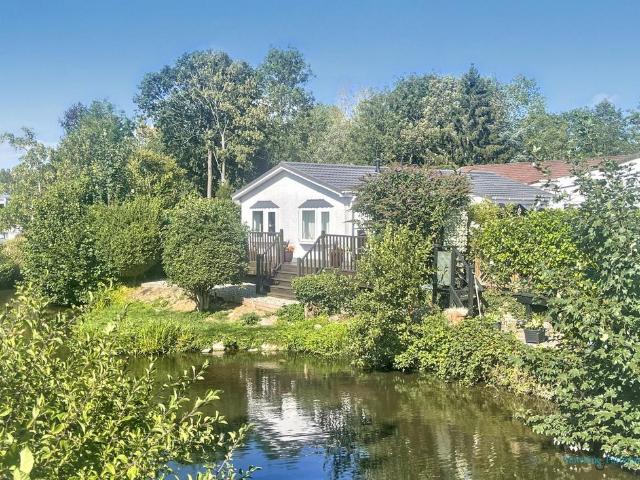 Park Home for sale in Alderminster, Warwickshire