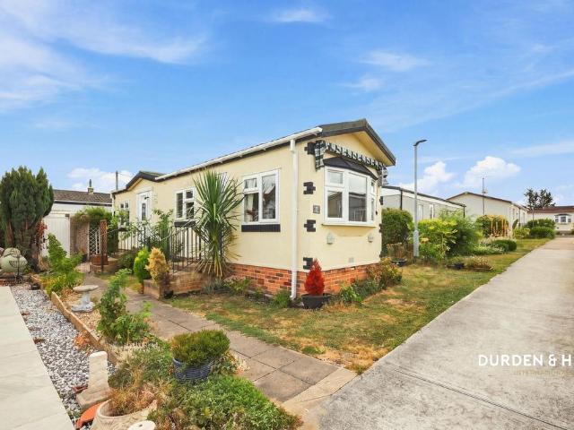 Park Home for sale in Barling, Essex