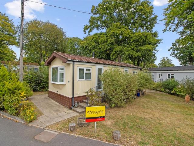 Park Home for sale in Cross In Hand, East Sussex