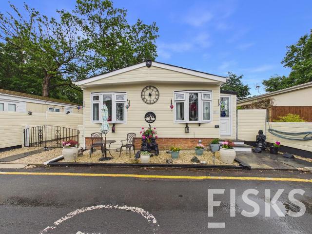Park Home for sale in Thundersley, Essex