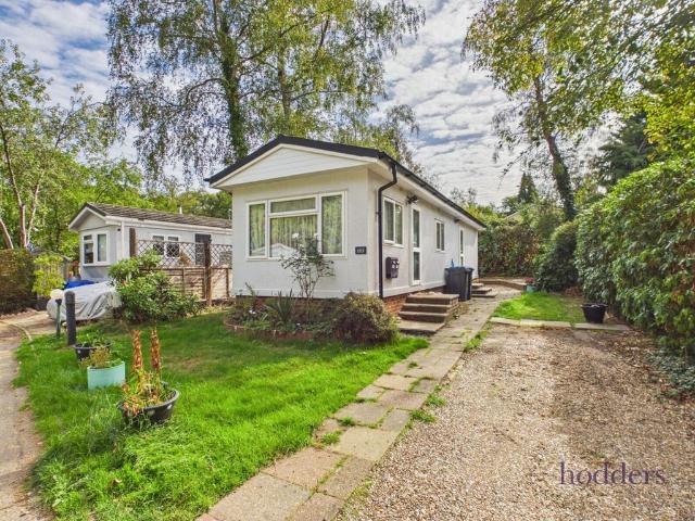 Park Home for sale in Row Town, Surrey