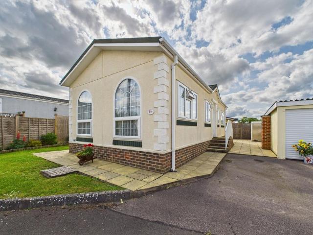 Park Home for sale in Pachesham Park, Surrey