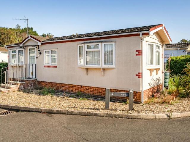 Park Home for sale in Heol-las, Surrey