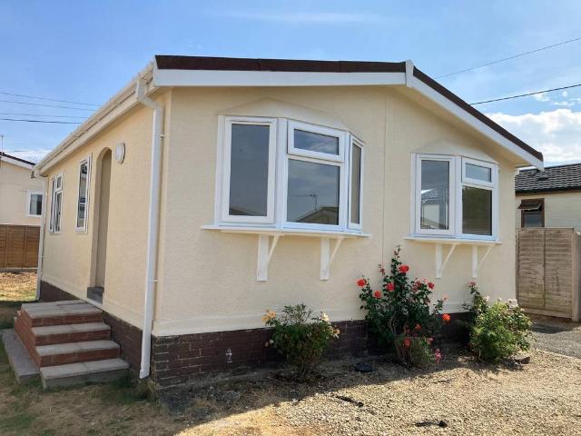 Park Home for sale in The Reddings, Golden Valley