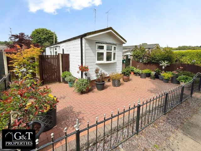Park Home for sale in Great Chatwell, West Midlands