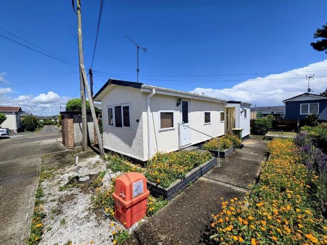 Park Home for sale in Barling, Essex