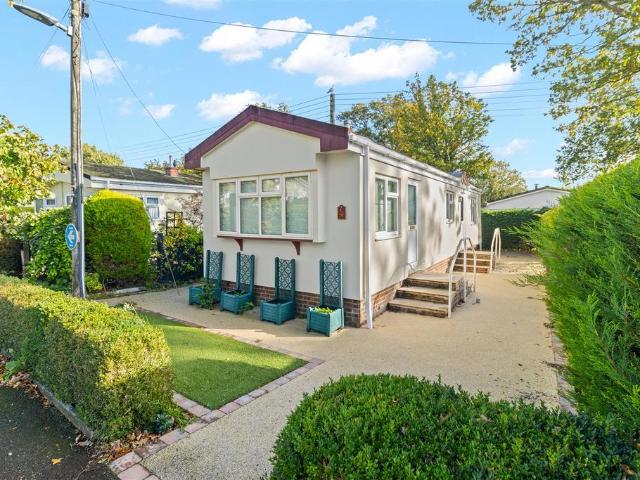 Park Home for sale in Golden Cross, Wealden
