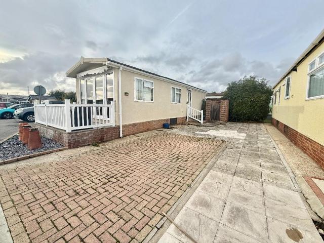 Park Home for sale in Leigh Beck, Essex