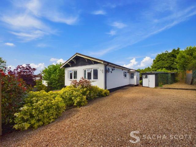 Park Home for sale in Box Hill Village, Pachesham Park