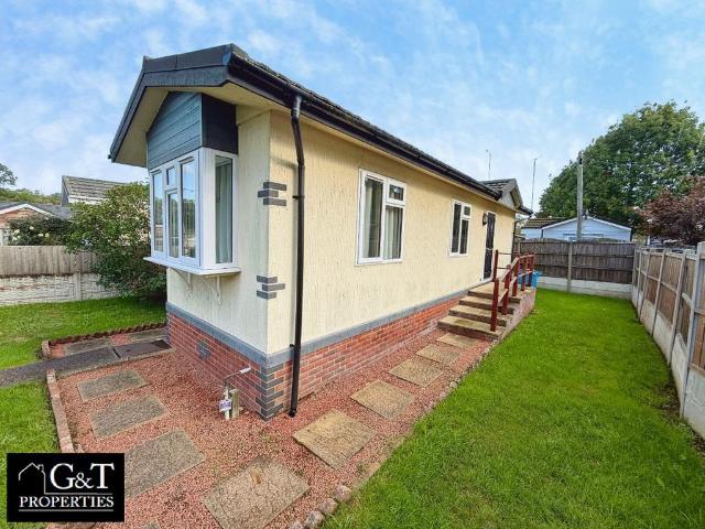 Park Home for sale in Great Chatwell, West Midlands