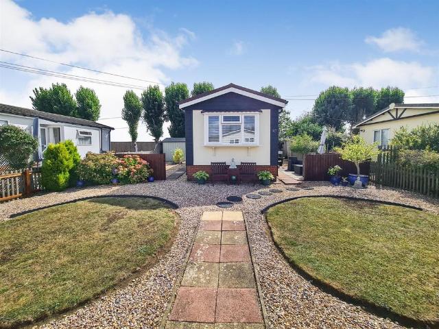 Park Home for sale in Priors Hall Park, Weldon