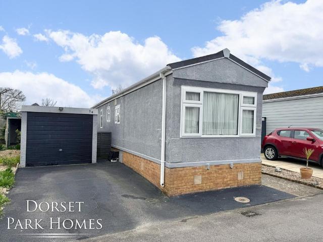 Park Home for sale in Highcliffe